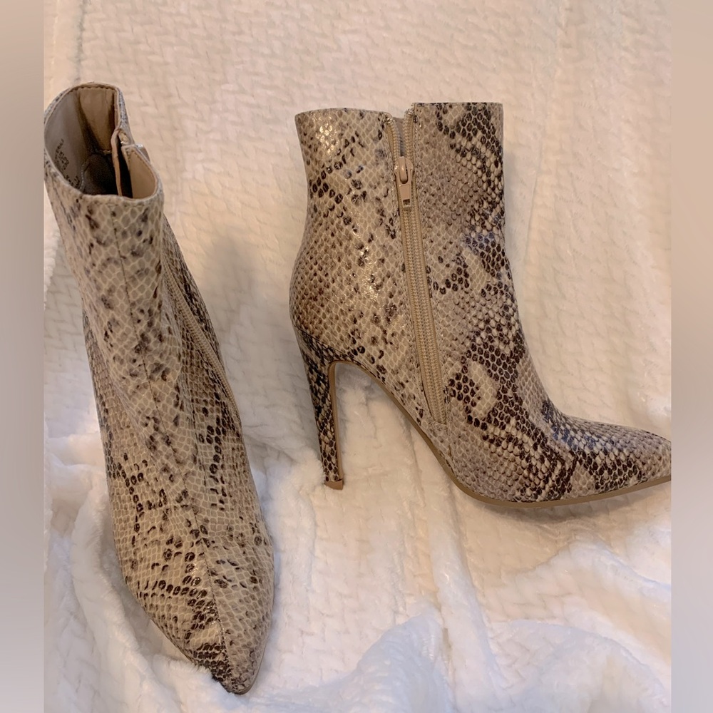 Bootie, ankle boots, animal print, never worn, just in the house. Size 6.